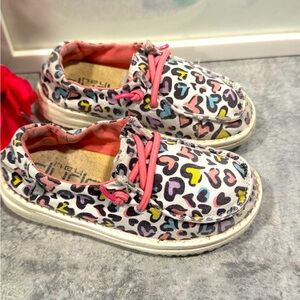 Hey Dude Youth Wendy White Leopard Hearts Pink Laces kid size 9